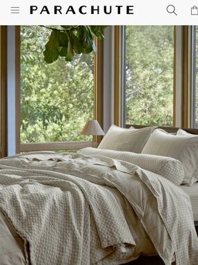 Parachute Keys Organic Cotton & Linen
Jacquard Coverlet
$289 King
Bone And Cream